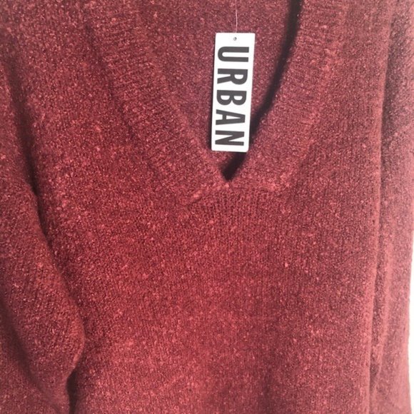URBAN Outfitters V-neck Pullover Sweater Berry Burgandy Knit Soft Oversized SM - Picture 8 of 8